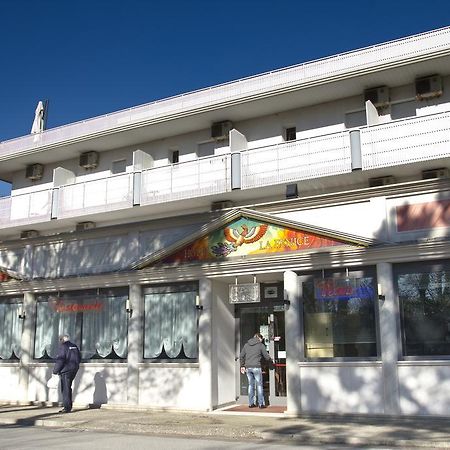 Hotel La Fenice Lignano Sabbiadoro Eksteriør bilde
